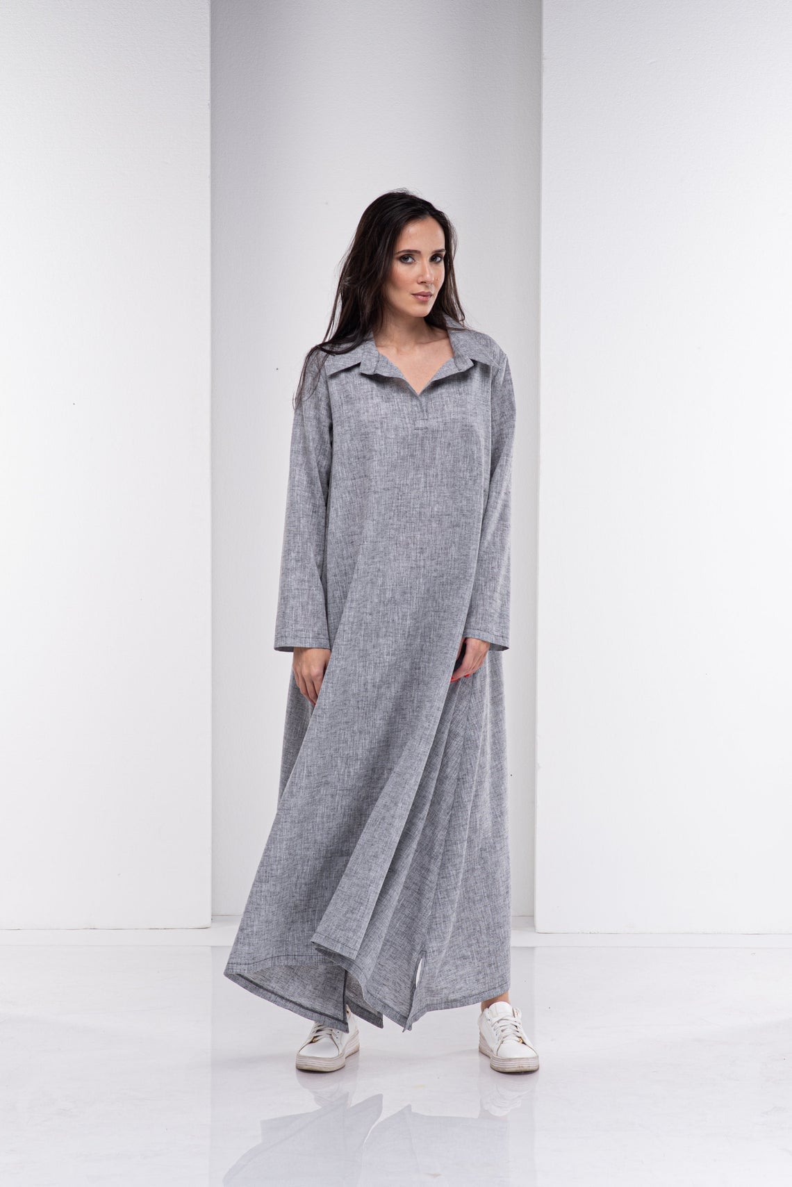 Gray Linen Kaftan: Stylish Design with Side Pockets