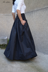 Long Skirt: Classic & Practical for All Seasons & Occasions | Basket with gans