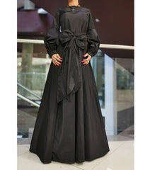 Long Dress with Puffed Sleeves: Black Elegance with Detachable Belt