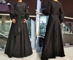 Long Dress with Puffed Sleeves: Black Elegance with Detachable Belt