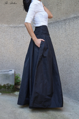 Long Skirt: Classic & Practical for All Seasons & Occasions | Basket with gans