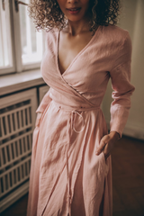 Linen Dress with Wrap Design & Wide Belt: Elegance and Femininity in Every Detail